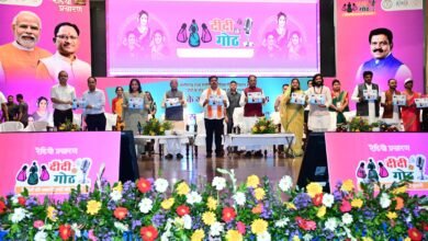 रेडियो के ‘दीदी के गोठ’ से महिलाओं को आगे बढ़ने मिलती है प्रेरक और रोचक जानकारियां : मुख्यमंत्री श्री विष्णु देव साय रेडियो के ‘दीदी के गोठ’ से महिलाओं को आगे बढ़ने मिलती है प्रेरक और रोचक जानकारियां : मुख्यमंत्री श्री विष्णु देव साय