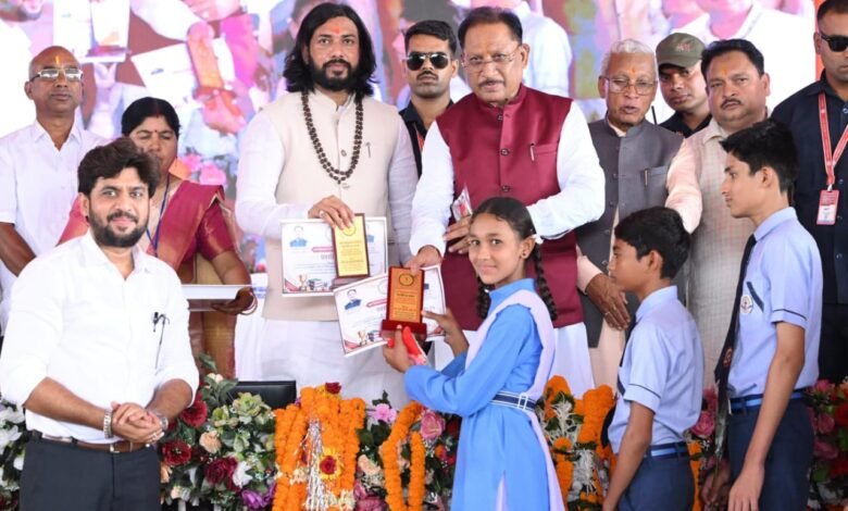 ‘अटेंशन की होड़ में भ्रामक खबरें लोकतंत्र के लिए चिंता का विषय’ : जनसंपर्क आयुक्त रजत बंसल ‘अटेंशन की होड़ में भ्रामक खबरें लोकतंत्र के लिए चिंता का विषय’ : जनसंपर्क आयुक्त रजत बंसल