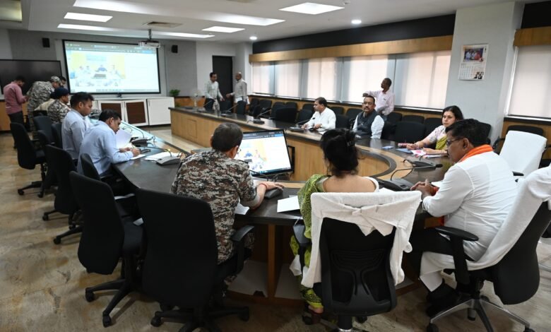 उप मुख्यमंत्री श्री विजय शर्मा ने नक्सल प्रभावित जिलों में विकास और पुनर्वास कार्यों में तेजी लाने के दिए निर्देश