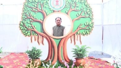 विधानसभा परिसर में ‘एक पेड़ मां के नाम 3.0’ अभियान के तहत हुआ वृहद पौधरोपण: मुख्यमंत्री श्री विष्णुदेव साय और विधानसभा अध्यक्ष डॉ. रमन सिंह ने लगाया रुद्राक्ष का पौधा विधानसभा परिसर में ‘एक पेड़ मां के नाम 3.0’ अभियान के तहत हुआ वृहद पौधरोपण: मुख्यमंत्री श्री विष्णुदेव साय और विधानसभा अध्यक्ष डॉ. रमन सिंह ने लगाया रुद्राक्ष का पौधा