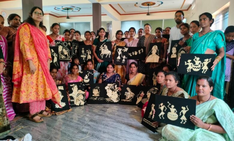 आत्मनिर्भरता की ओर बढ़ते कदम आत्मनिर्भरता की ओर बढ़ते कदम