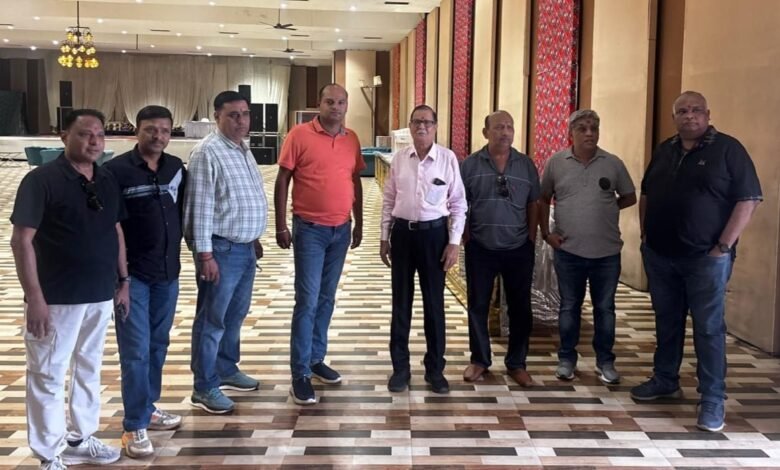 सरगुजा पर्यटन को नई उड़ान देने की पहल : फेम ट्रिप के अंतर्गत टूर ऑपरेटर्स ने अम्बिकापुर के आतिथ्य और होटल सुविधाओं का लिया अनुभव सरगुजा पर्यटन को नई उड़ान देने की पहल : फेम ट्रिप के अंतर्गत टूर ऑपरेटर्स ने अम्बिकापुर के आतिथ्य और होटल सुविधाओं का लिया अनुभव