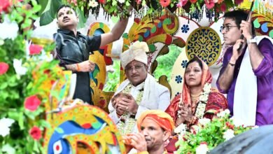 मुख्यमंत्री श्री विष्णुदेव साय ने दोकड़ा की ऐतिहासिक रथयात्रा में निभाई गजपति महाराजा की परंपरा : भगवान श्री जगन्नाथ का रथ खींचकर प्रदेशवासियों के सुख, समृद्धि और खुशहाली की कामना की