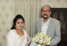 राज्यपाल श्री डेका से महिला आयोग की अध्यक्ष ने भेंट की