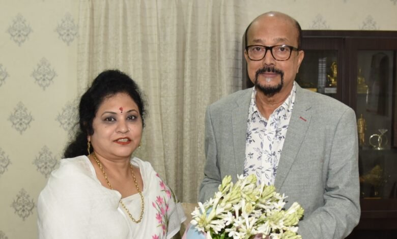 राज्यपाल श्री डेका से महिला आयोग की अध्यक्ष ने भेंट की राज्यपाल श्री डेका से महिला आयोग की अध्यक्ष ने भेंट की