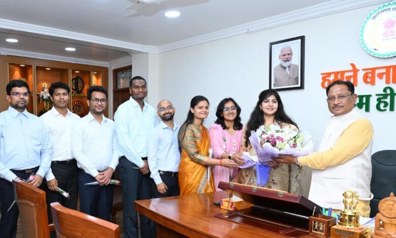 पूरी निष्ठा और सेवा भाव से करें जनसेवा, विकसित छत्तीसगढ़ के निर्माण में निभाएं महत्वपूर्ण भूमिका : मुख्यमंत्री श्री विष्णु देव साय पूरी निष्ठा और सेवा भाव से करें जनसेवा, विकसित छत्तीसगढ़ के निर्माण में निभाएं महत्वपूर्ण भूमिका : मुख्यमंत्री श्री विष्णु देव साय