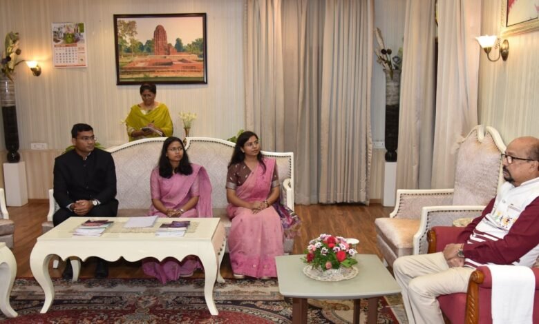राज्यपाल से प्रशिक्षु डिप्टी कलेक्टरों ने की सौजन्य मुलाकात