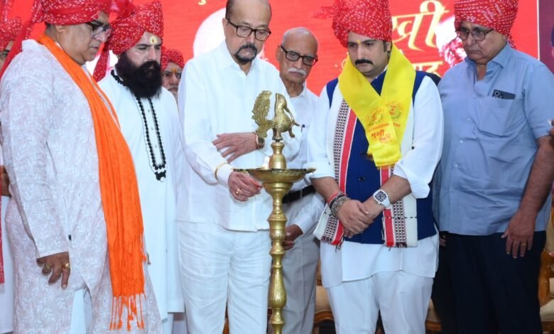 पूज्य छत्तीसगढ़ सिंधी पंचायत द्वारा आयोजित ‘मुखी संवाद’ कार्यक्रम में मुख्य अतिथि के रूप में शामिल हुए राज्यपाल पूज्य छत्तीसगढ़ सिंधी पंचायत द्वारा आयोजित ‘मुखी संवाद’ कार्यक्रम में मुख्य अतिथि के रूप में शामिल हुए राज्यपाल