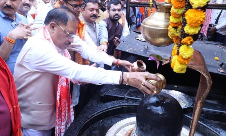 गुरु पूर्णिमा पर कोसमनारा पहुंचे मुख्यमंत्री श्री विष्णु देव साय, सत्यनारायण बाबा धाम में की पूजा-अर्चना गुरु पूर्णिमा पर कोसमनारा पहुंचे मुख्यमंत्री श्री विष्णु देव साय, सत्यनारायण बाबा धाम में की पूजा-अर्चना
