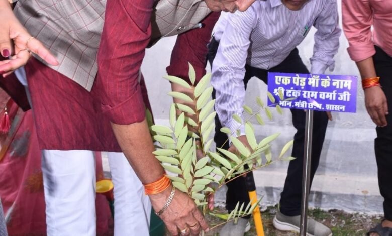 मलेरिया पर निर्णायक प्रहार जारी, एक भी मृत्यु न हो यही हमारा लक्ष्य : स्वास्थ्य मंत्री मलेरिया पर निर्णायक प्रहार जारी, एक भी मृत्यु न हो यही हमारा लक्ष्य : स्वास्थ्य मंत्री