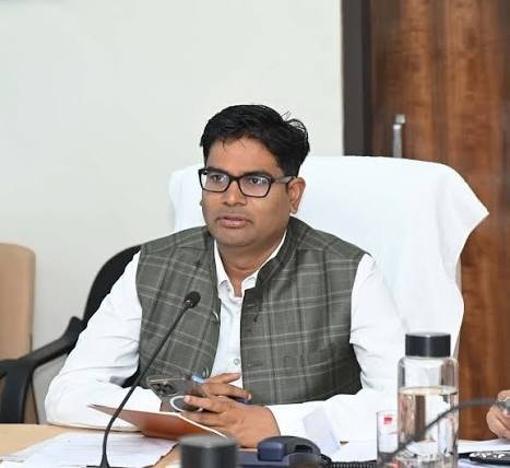 उद्योगों के वृक्षारोपण कार्यक्रमों की समीक्षा करेंगे आवास एवं पर्यावरण मंत्री श्री ओ.पी. चौधरी उद्योगों के वृक्षारोपण कार्यक्रमों की समीक्षा करेंगे आवास एवं पर्यावरण मंत्री श्री ओ.पी. चौधरी