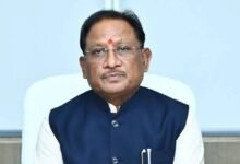 मुख्यमंत्री श्री विष्णुदेव साय ने अंतरराष्ट्रीय लोक कलाकार श्री विक्रम यादव के स्वास्थ्य की जानकारी ली :