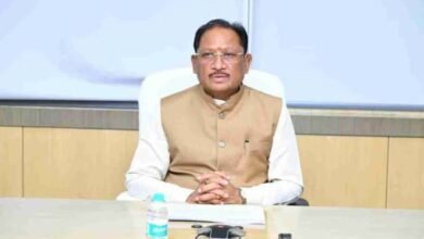रेड एवं येलो अलर्ट वाले जिलों में विशेष सतर्कता बरतने, संवेदनशील क्षेत्रों की लगातार निगरानी और समय पर राहत-बचाव सुनिश्चित करने के निर्देश