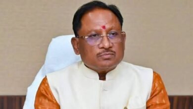मुख्यमंत्री श्री विष्णु देव साय ने कैलाशपति धाम में किया जलाभिषेक: भगवान मनकामेश्वर महादेव से प्रदेश की सुख-समृद्धि एवं खुशहाली की कामना