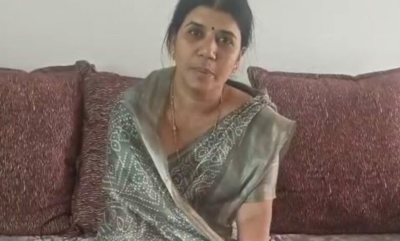 धमतरी : पति के निधन के बाद नहीं टूटा कुसुम का हौसला, सक्षम योजना के सहारे संभाला ईंट व्यवसाय