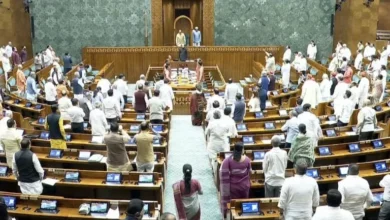 हंगामे के बीच लोकसभा की कार्यवाही कल सुबह तक के लिए स्थगित