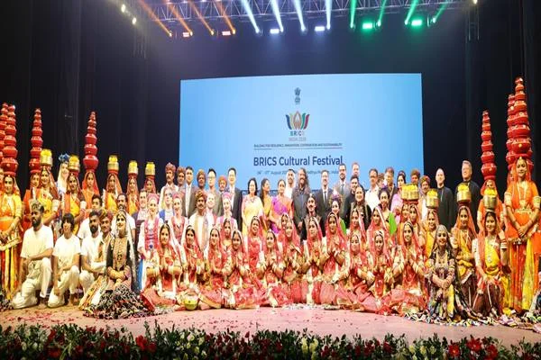 ब्रिक्स सांस्कृतिक महोत्सव-2026 में हुआ छह देशों की सांस्कृतिक विरासत का प्रदर्शन ब्रिक्स सांस्कृतिक महोत्सव-2026 में हुआ छह देशों की सांस्कृतिक विरासत का प्रदर्शन