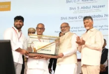 उपराष्ट्रपति ने आंध्र प्रदेश में देश का पहला गैर-जीएमओ उच्‍च गुणवत्ता पॉपकॉर्न मक्का हाईब्रिड बीज किया जारी