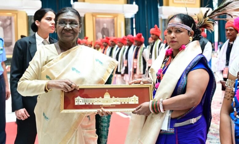 राष्ट्रपति भवन में गूंजी बस्तर की जनजातीय संस्कृति राष्ट्रपति भवन में गूंजी बस्तर की जनजातीय संस्कृति