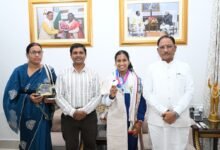 राष्ट्रमंडल खेलों की रजत पदक विजेता ज्ञानेश्वरी यादव का मुख्यमंत्री निवास में भव्य स्वागत
