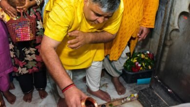 श्रावण के प्रथम सोमवार पर कैबिनेट मंत्री श्री राजेश अग्रवाल ने लखनपुर शिव मंदिर में विधि-विधान से किया जलाभिषेक,  प्रदेशवासियों के सुख, शांति, समृद्धि और खुशहाली की कामना