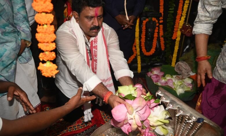 हर-हर महादेव और बोल-बम के जयघोष के साथ निकली भोरमदेव पदयात्रा, शिवमय हुआ कबीरधाम हर-हर महादेव और बोल-बम के जयघोष के साथ निकली भोरमदेव पदयात्रा, शिवमय हुआ कबीरधाम