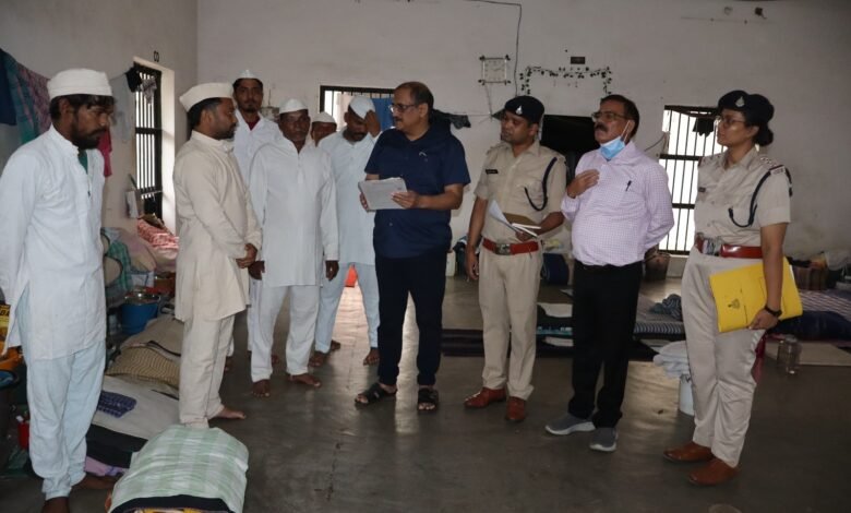 डीजी जेल हिमांशु गुप्ता ने बिलासपुर केंद्रीय जेल का किया आकस्मिक निरीक्षण डीजी जेल हिमांशु गुप्ता ने बिलासपुर केंद्रीय जेल का किया आकस्मिक निरीक्षण