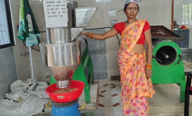 महुआ ने बदली महिलाओं की जिंदगी महुआ ने बदली महिलाओं की जिंदगी