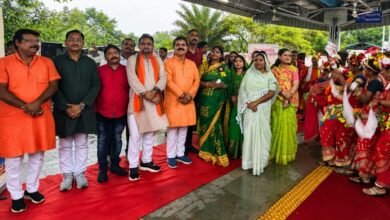 सरगुजा संभाग के 850 श्रद्धालु भारत गौरव ट्रेन से रामलला एवं बाबा विश्वनाथ के दर्शन के लिए रवाना