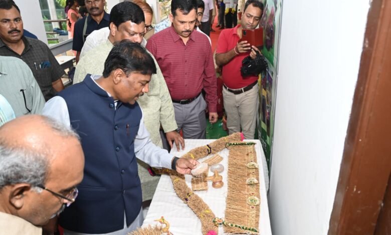औषधि पौधों की खेती किसानों की आय बढ़ाने का प्रभावी माध्यम: वन मंत्री श्री केदार कश्यप औषधि पौधों की खेती किसानों की आय बढ़ाने का प्रभावी माध्यम: वन मंत्री श्री केदार कश्यप