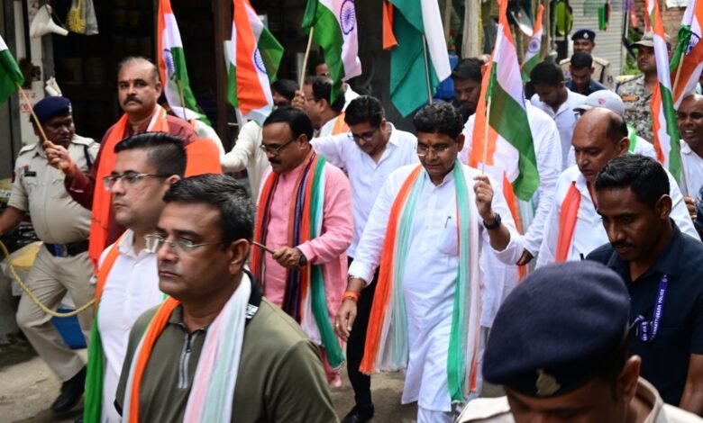 घर-घर आन-बान और शान से फहराएं तिरंगा- मंत्री श्री टंक राम वर्मा घर-घर आन-बान और शान से फहराएं तिरंगा- मंत्री श्री टंक राम वर्मा