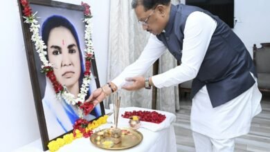 मुख्यमंत्री श्री साय ने छत्तीसगढ़ की प्रथम महिला सांसद और समाज सेविका मिनीमाता जी की पुण्यतिथि पर किया नमन