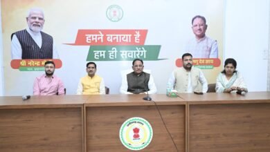 मुख्यमंत्री श्री विष्णुदेव साय से सरगुजा के ग्रामीण अंचलों से शैक्षणिक भ्रमण पर आए मेधावी विद्यार्थियों ने की सौजन्य मुलाकात