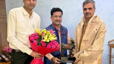 नगरीय प्रशासन विभाग के प्रमुख सचिव श्री सोनमणि बोरा ने केन्द्रीय आवासन और शहरी कार्य मंत्रालय के सचिव श्री सत्येन्द्र सिंह से नई दिल्ली में की मुलाकात