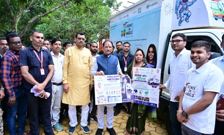 अंतरिक्ष प्रौद्योगिकी, रोबोटिक्स, सतत विकास और जल निस्पंदन जैसे विषयों को प्रयोगों और मॉडलों के जरिए समझेंगे विद्यार्थी