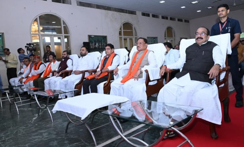 निस्वार्थ भाव से समाज और राष्ट्रहित में कार्य करने वाले लोगों को देश के सामने लाते हैं प्रधानमंत्री श्री नरेंद्र मोदी