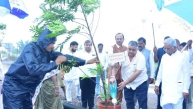 ‘एक पेड़ माँ के नाम’ अभियान से पर्यावरण संरक्षण का संदेश, मंत्री श्री राजेश अग्रवाल ने किया वृक्षारोपण