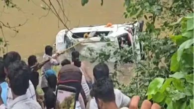 मालवा में श्रद्धालुओं से भरी कार बारिश से उफनते नाले में बही, 8 की मौत मालवा में श्रद्धालुओं से भरी कार बारिश से उफनते नाले में बही, 8 की मौत