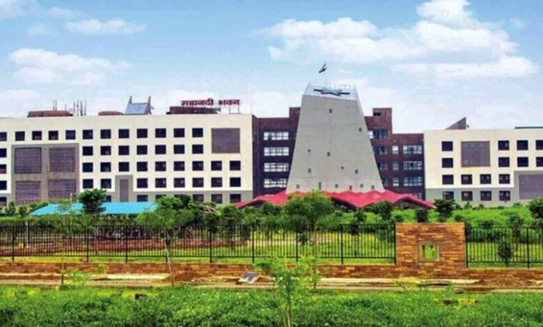 छत्तीसगढ़ में स्कूल-कॉलेजों में 15 दिन छुट्टियों का ऐलान छत्तीसगढ़ में स्कूल-कॉलेजों में 15 दिन छुट्टियों का ऐलान