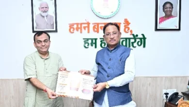 राजभाषा आयोग के अध्यक्ष प्रभात मिश्रा ने मुख्यमंत्री साय से की भेंट, प्रांतीय राजभाषा सम्मेलन में शामिल होने का दिया न्योता