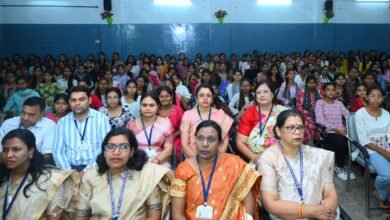 वर्तमान पर फोकस करें, निरंतर सीखते रहें और समाज के लिए योगदान दें-श्री डेका
