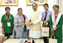 राष्ट्रपति श्रीमती द्रौपदी मुर्मु से संवाद के अनुभव विद्यार्थियों ने मुख्यमंत्री के साथ किए साझा