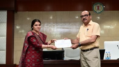 मुख्य सचिव ने ई-ऑफिस एवं समयबद्ध उपस्थिति में उत्कृष्ट प्रदर्शन के लिए अधिकारी कर्मचारी को किया सम्मानित