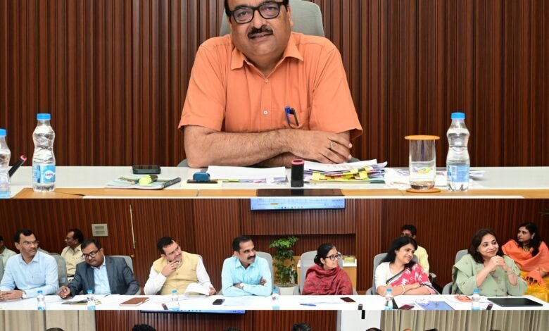 मुख्य सचिव ने विभागों में रिक्त पदों और भर्तियों की स्थिति की ली उच्च स्तरीय बैठक मुख्य सचिव ने विभागों में रिक्त पदों और भर्तियों की स्थिति की ली उच्च स्तरीय बैठक
