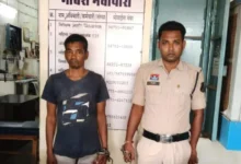 ड्राई डे में शराब की बिक्री, पुलिस ने किया अरेस्ट