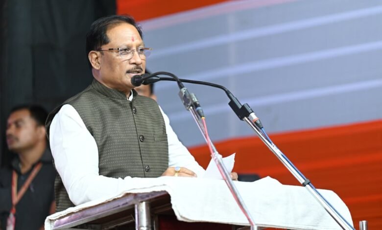 मुख्यमंत्री ने कबीर नगर में सर्व समाज भवन निर्माण के लिए 50 लाख रुपए देने की घोषणा की मुख्यमंत्री ने कबीर नगर में सर्व समाज भवन निर्माण के लिए 50 लाख रुपए देने की घोषणा की