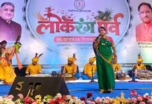 लोकधुनों और लोकनृत्यों से सजा ‘लोकरंग पर्व’, भरथरी गाथा ने बांधा समां