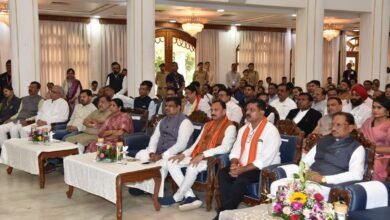 राज्यपाल श्री डेका ने न्यायाधिपति श्री कृष्न राम महापात्र को छत्तीसगढ़ उच्च न्यायालय के मुख्य न्यायाधीश पद की दिलाई शपथ राज्यपाल श्री डेका ने न्यायाधिपति श्री कृष्न राम महापात्र को छत्तीसगढ़ उच्च न्यायालय के मुख्य न्यायाधीश पद की दिलाई शपथ