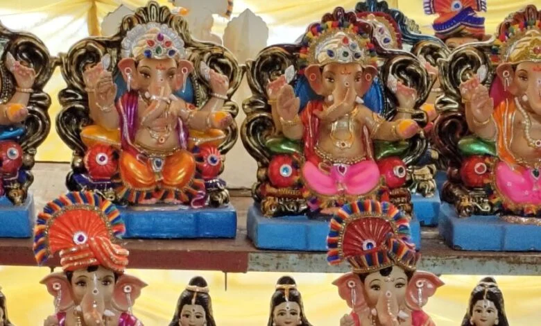 गणपति उत्सव में आस्था के साथ अर्थव्यवस्था भी गुलजार गणपति उत्सव में आस्था के साथ अर्थव्यवस्था भी गुलजार