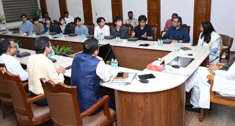 मुख्यमंत्री ने जापानी विद्यार्थियों से किया आत्मीय संवाद : छत्तीसगढ़ की ऐतिहासिक और सांस्कृतिक विरासत से कराया परिचित मुख्यमंत्री ने जापानी विद्यार्थियों से किया आत्मीय संवाद : छत्तीसगढ़ की ऐतिहासिक और सांस्कृतिक विरासत से कराया परिचित
